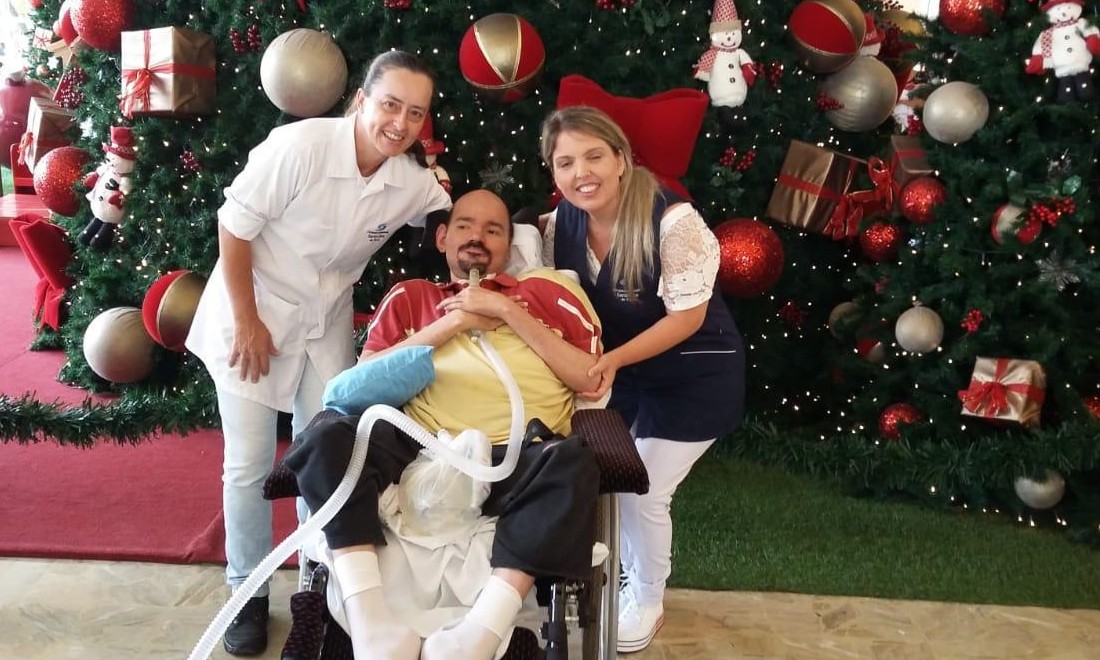 Internado há 13 anos na Santa Casa de Franca, paciente vai ao shopping