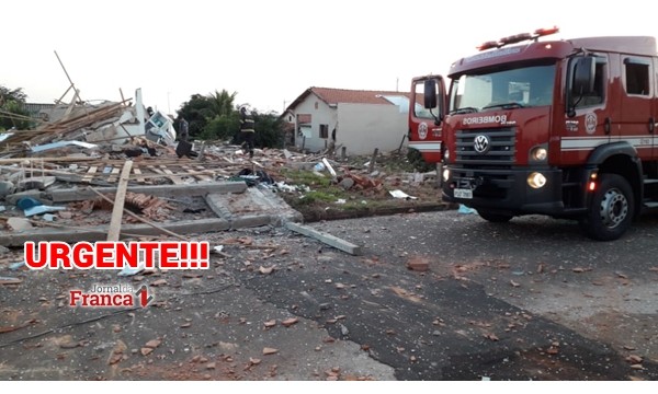 Grande explosão destrói
casa em Cristais e deixa duas mulheres feridas