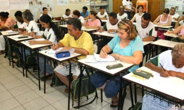 Seguem abertas as matrículas para Educação de Jovens e Adultos em Franca