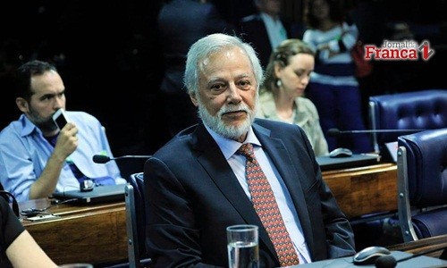 Projeto de Airton Sandoval inclui instituições não gratuitas no PROUNI