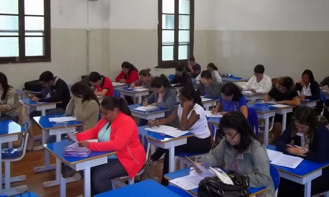 UAB-Franca inscreve até 24/01 para especialização gratuita em Ciências