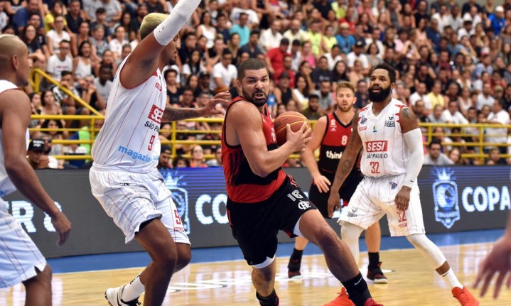 Sesi Franca faz segundo quarto desastroso e perde para o Flamengo em casa