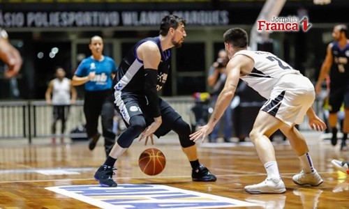 Pelo NBB, Pinheiros vence Corinthians por apenas três pontos