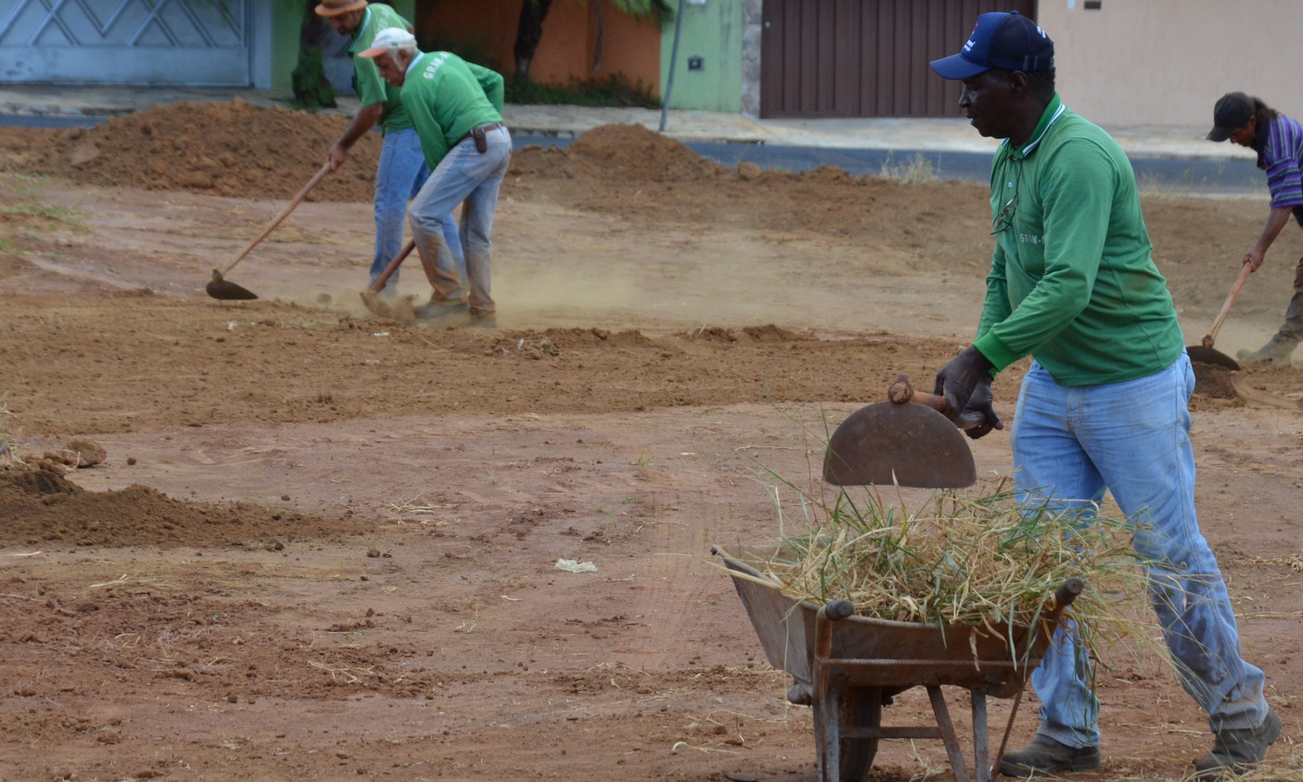 Praça do Jardim Ângela Rosa deve ser concluída em até 60 dias, diz Prefeitura