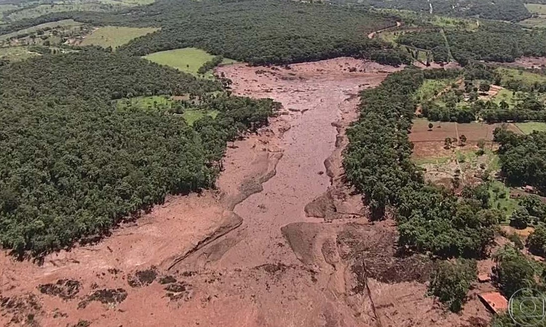 Sobe para 34 número de mortos em Brumadinho; buscas oficiais seguem