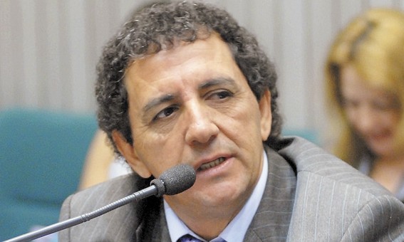 Oposição a Gilson de Souza avalia possibilidade de abrir CEI na Câmara