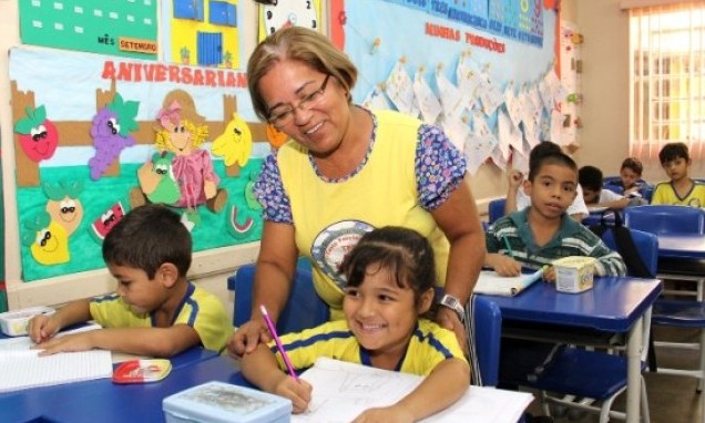 Piso salarial do magistério passa por reajuste e tem aumento de 4,17%