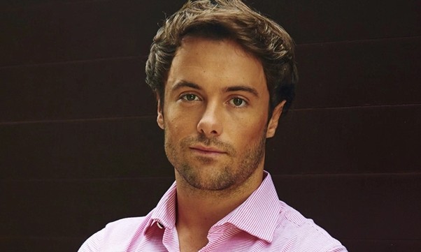Após cinco anos sem contrato, Globo dá mais uma chance ao ator Kayky Brito