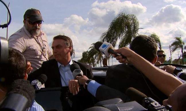 Bolsonaro pede que PF esclareça ataque a faca que sofreu na campanha