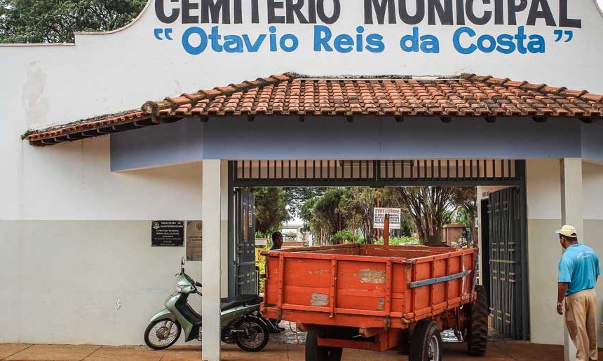 Prefeitura de Guaíra realiza mutirão de limpeza no Cemitério Municipal