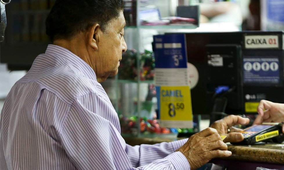 INSS alerta aposentados e pensionistas sobre fraudes em crédito consignado