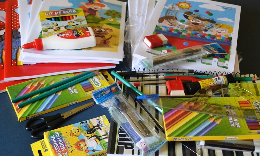 Com investimento de R$ 1,2 milhão, Prefeitura entregará quase 24 mil kits escolares