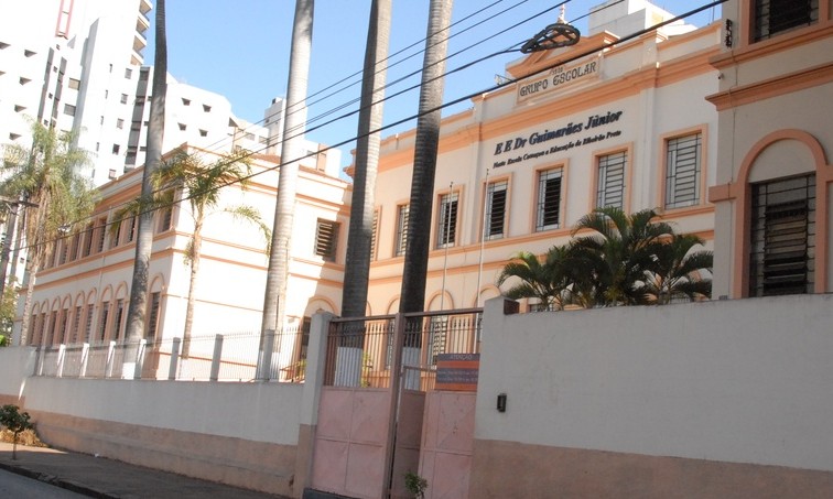 Em todo o Estado de SP, 92% das escolas estaduais funcionam sem alvará