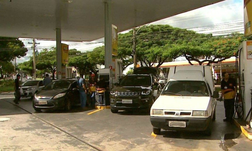 Distribuidoras querem aumentar preço do etanol por baixa nos estoques