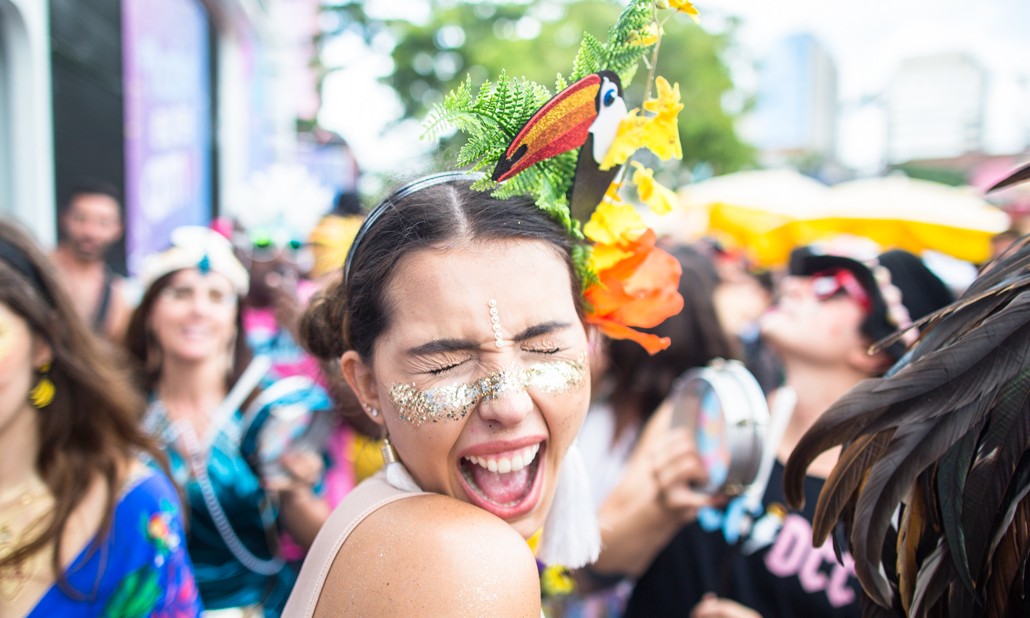 Carnaval acende alerta para prevenção de doenças e acidentes de trânsito