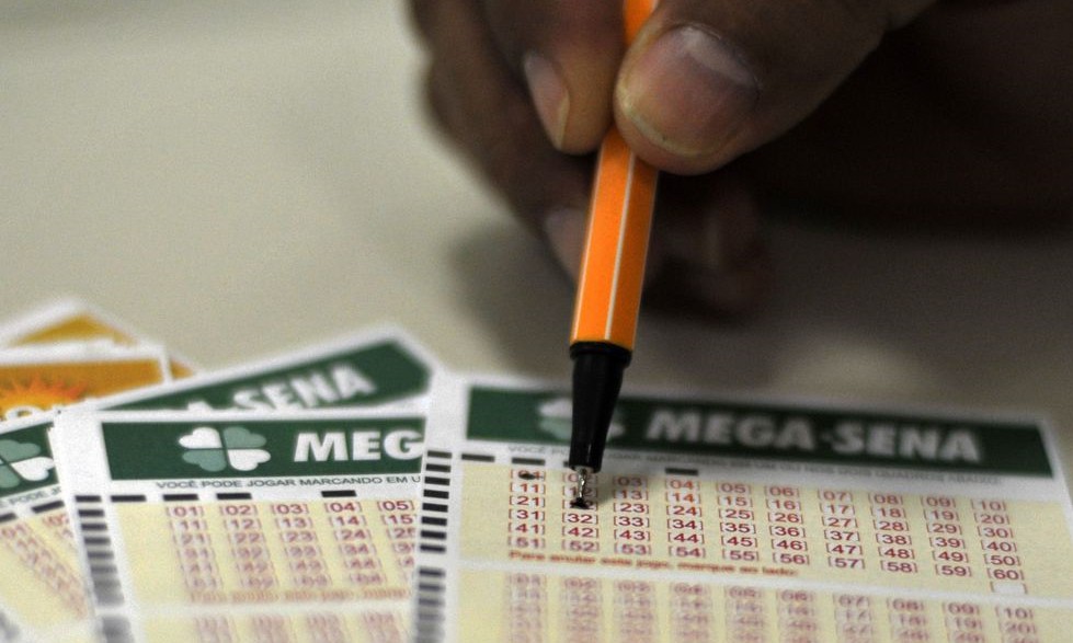 Mega Sena acumulada pode pagar prêmio de R$ 10 milhões nesta 4ª, 13