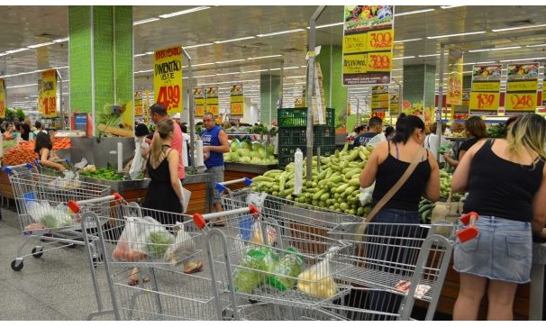Geral: Inflação fica abaixo da meta em janeiro, mas alimentos registram alta