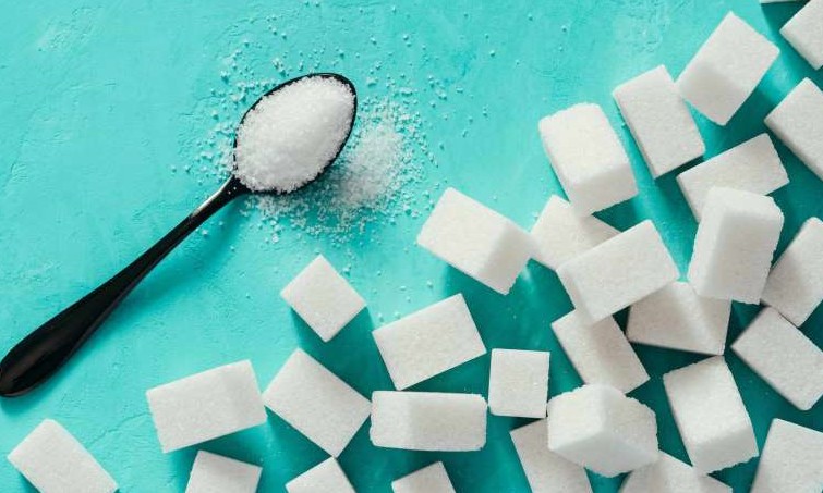 O que é preciso saber sobre o açúcar, tido como vilão da alimentação