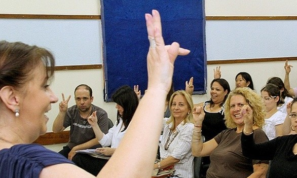 Associação dos Advogados de Ribeirão Preto inscreve para curso básico de libras