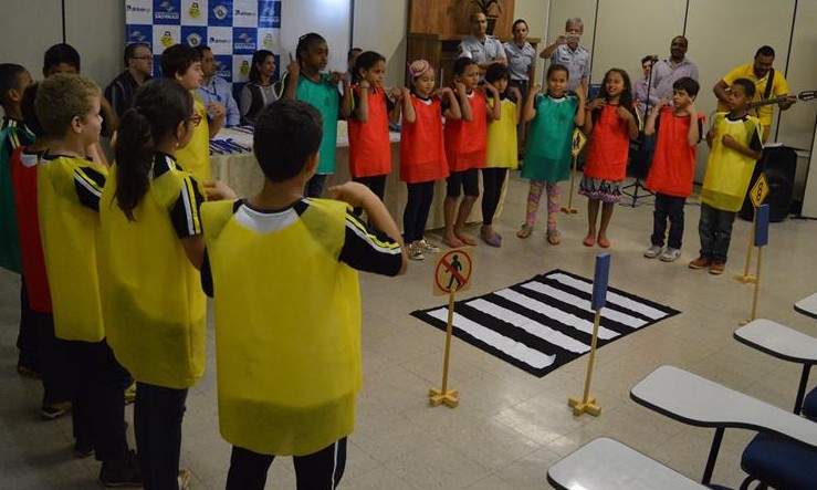 Alunos da Escola Doroteia Paulino começam a receber educação para o trânsito