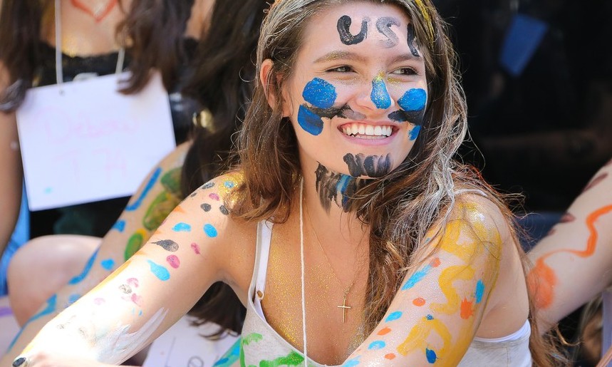 USP começa aulas nesta 2ª, 18, e cria aplicativo contra trotes violentos
