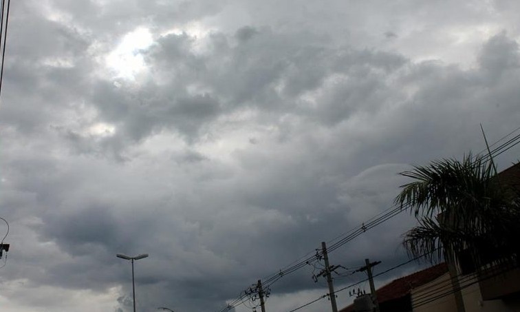 Terça-feira, 05, terá céu encoberto e chuva durante o dia em Franca