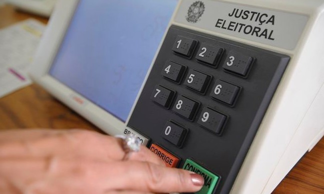 Quem não votou nas três últimas eleições pode estar com título cancelado