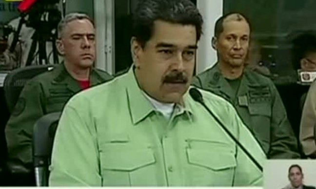 Nicolas Maduro anuncia fechamento da fronteira de seu país com o Brasil