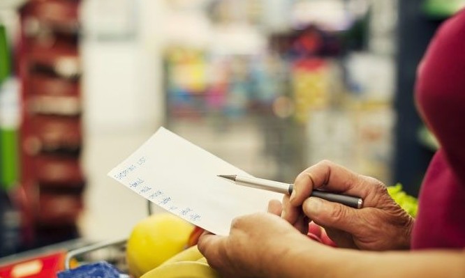 Responsabilidade das compras em 96% dos lares é das mulheres