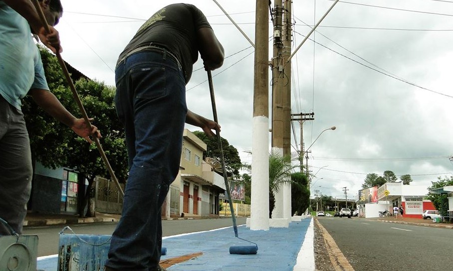 Prefeitura de Igarapava investe na revitalização e pintura do canteiro central