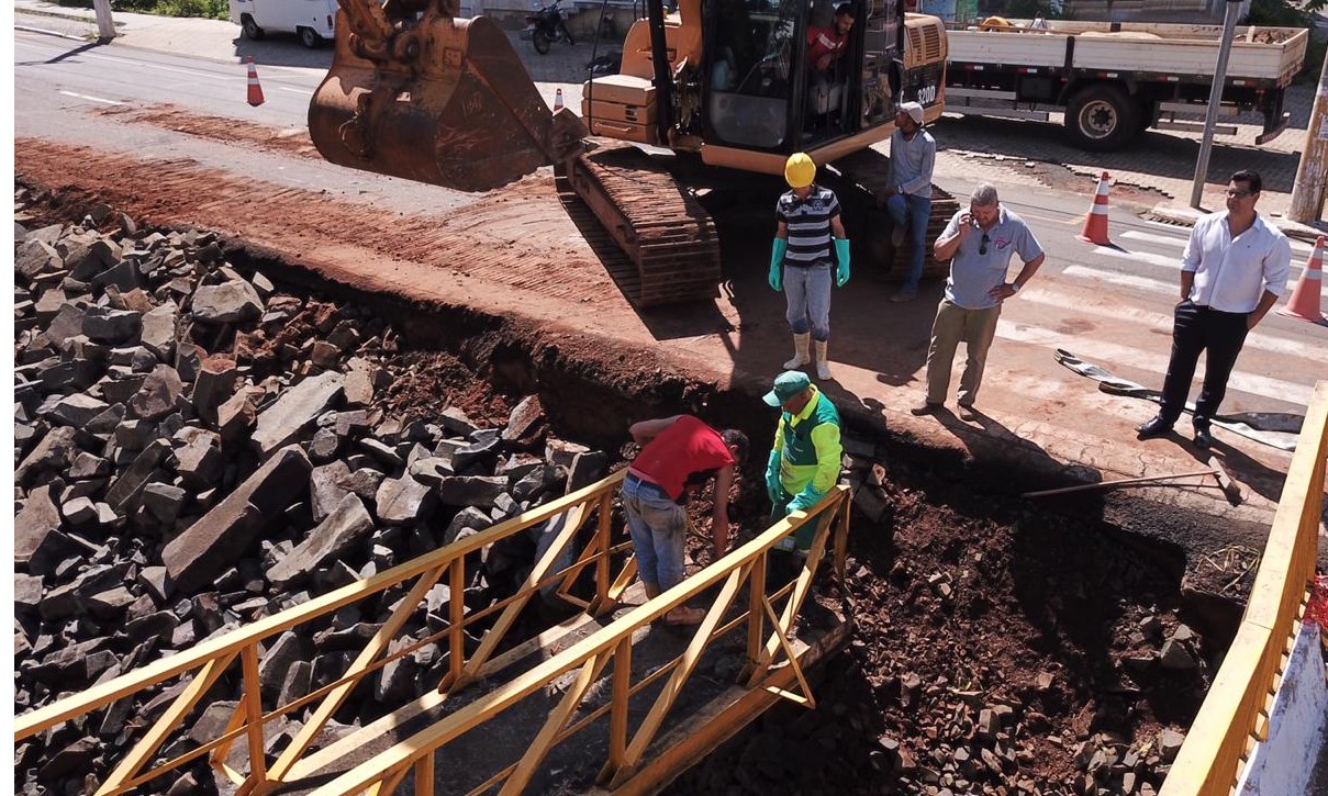 Prefeitura intensifica obra para corrigir contenção dos córregos após chuvas