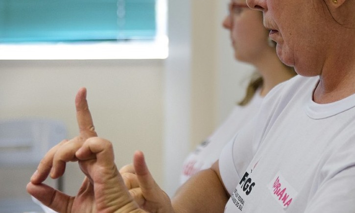 Inscrições para curso gratuito de Libras em Ribeirão terminam no dia 10