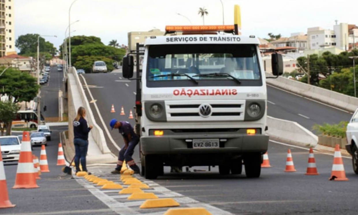 Trânsito: Prefeitura de Franca intensifica obras de sinalização e troca de placas