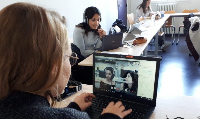 Feira online busca professores interessados em intercâmbio virtual