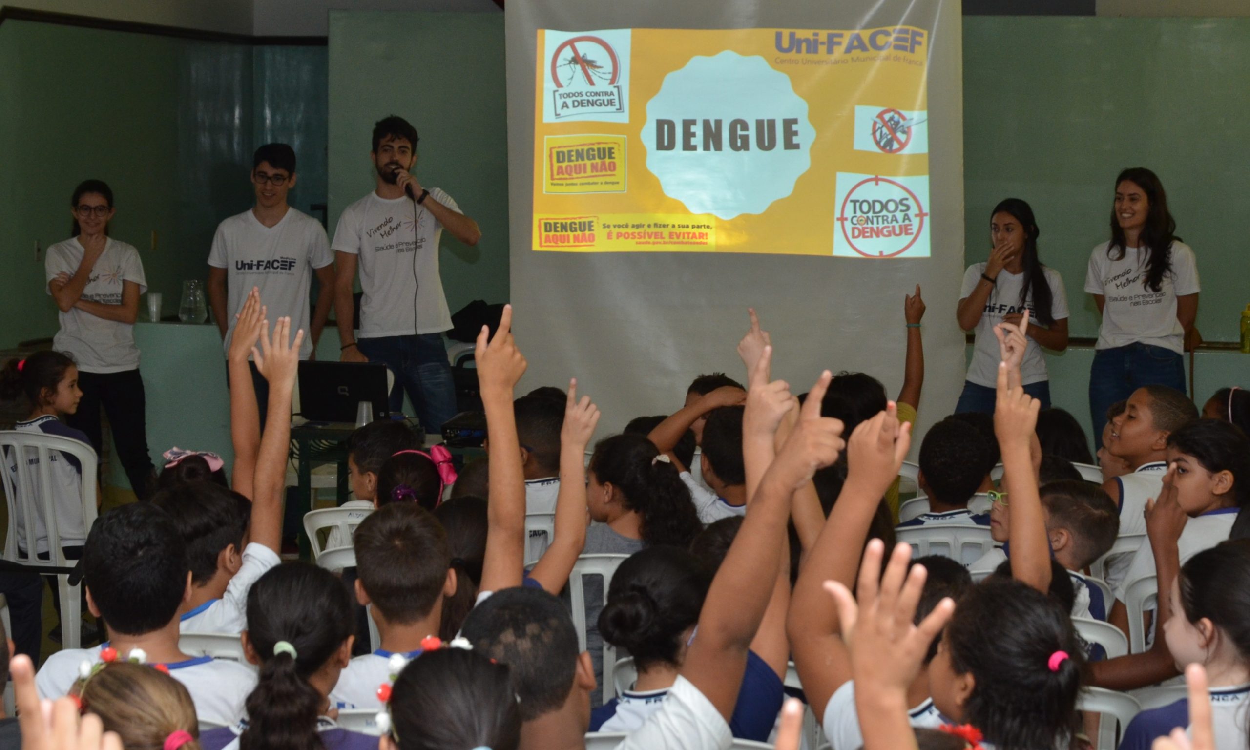 Equipes de prevenção à dengue visitam Escola Municipal Aldo Prata