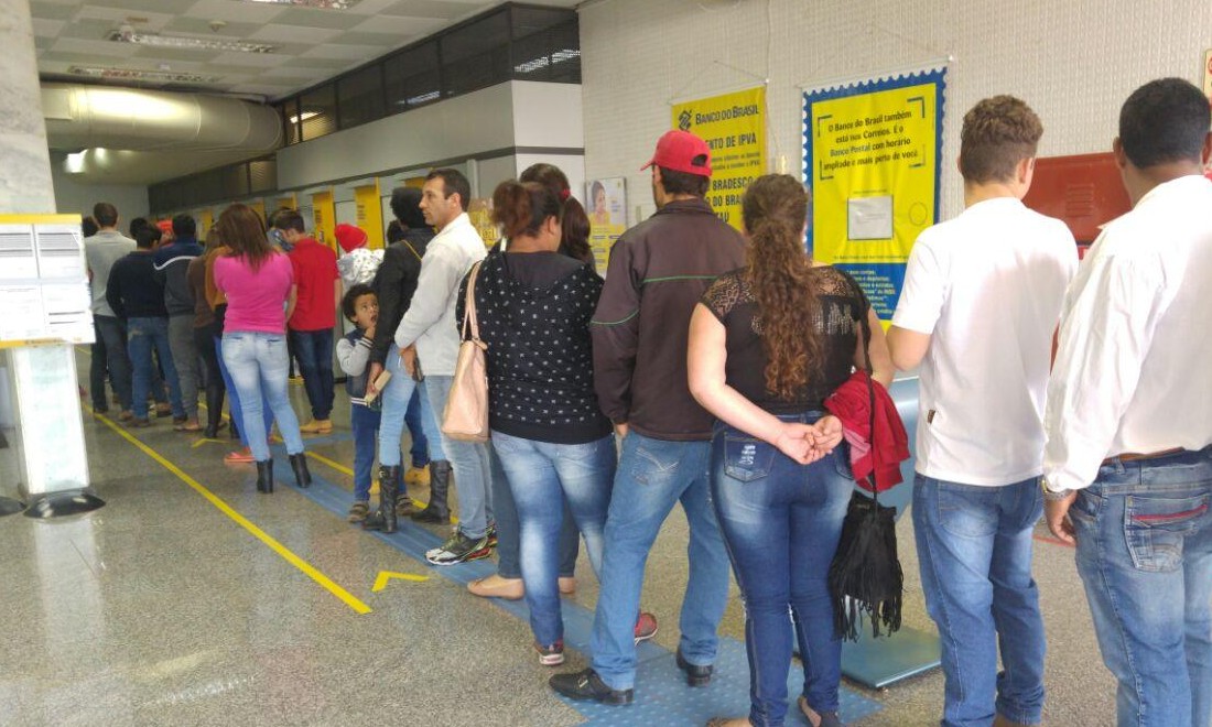 Procon esclarece dúvidas dos consumidores sobre serviços bancários no país