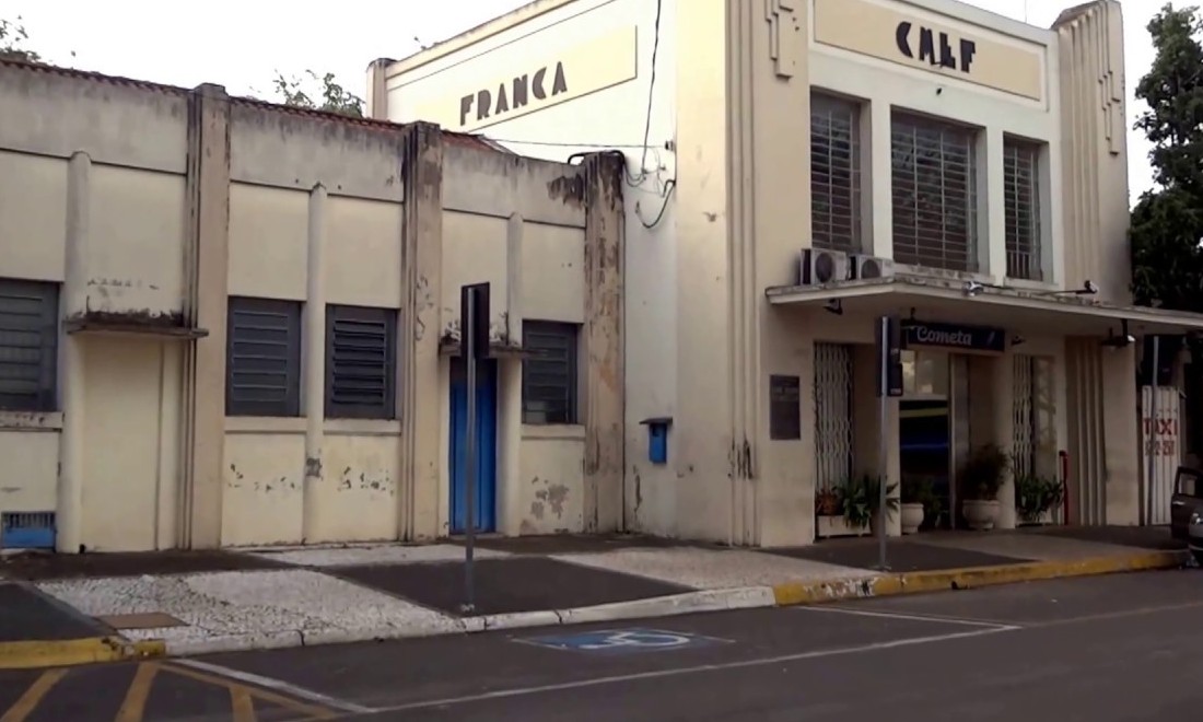 Vândalos invadem, roubam e depredam Biblioteca Pública do bairro Estação