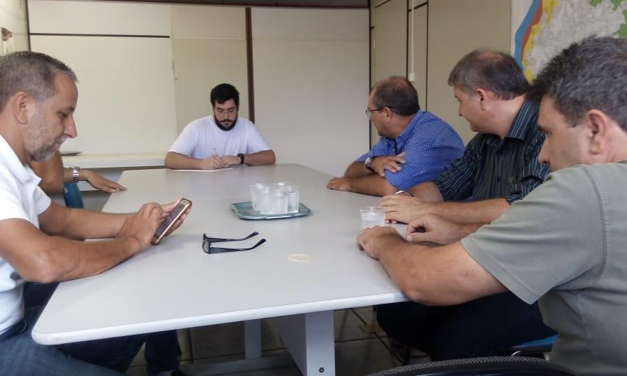 Vereadores fazem “blitz” em secretaria; processos estão com o ritmo lento