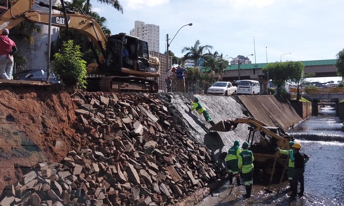 Trabalhos de reconstrução do Córrego Cubatão seguem a todo vapor em Franca
