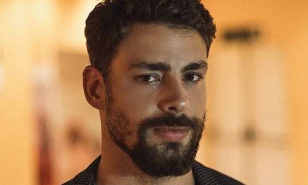 Ator Cauã Reymond renova contrato com a Globo e não quer atuar com Ísis Valverde