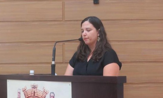 Professora critica falta de verbas e cobra melhorias em CCI dos Servidores​