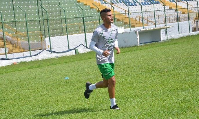 Volante Matheus Freire retorna aos treinos da Francana nesta segunda, 25