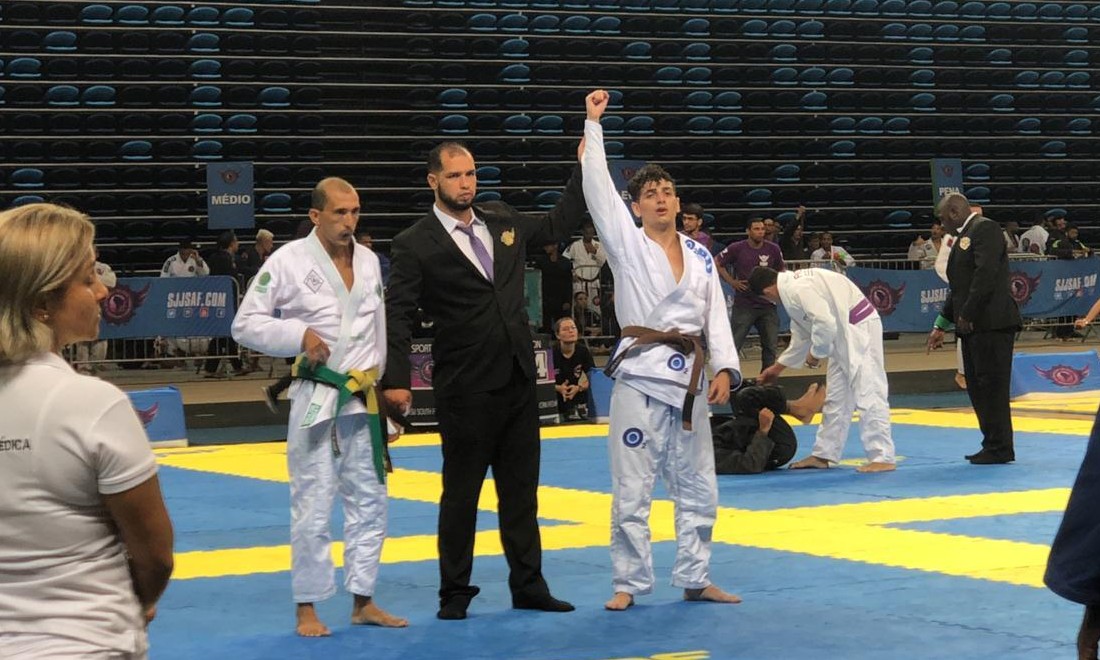 Atleta francano conquista o Brasil Open de Jiu Jitsu, no Parque Olímpico, no RJ