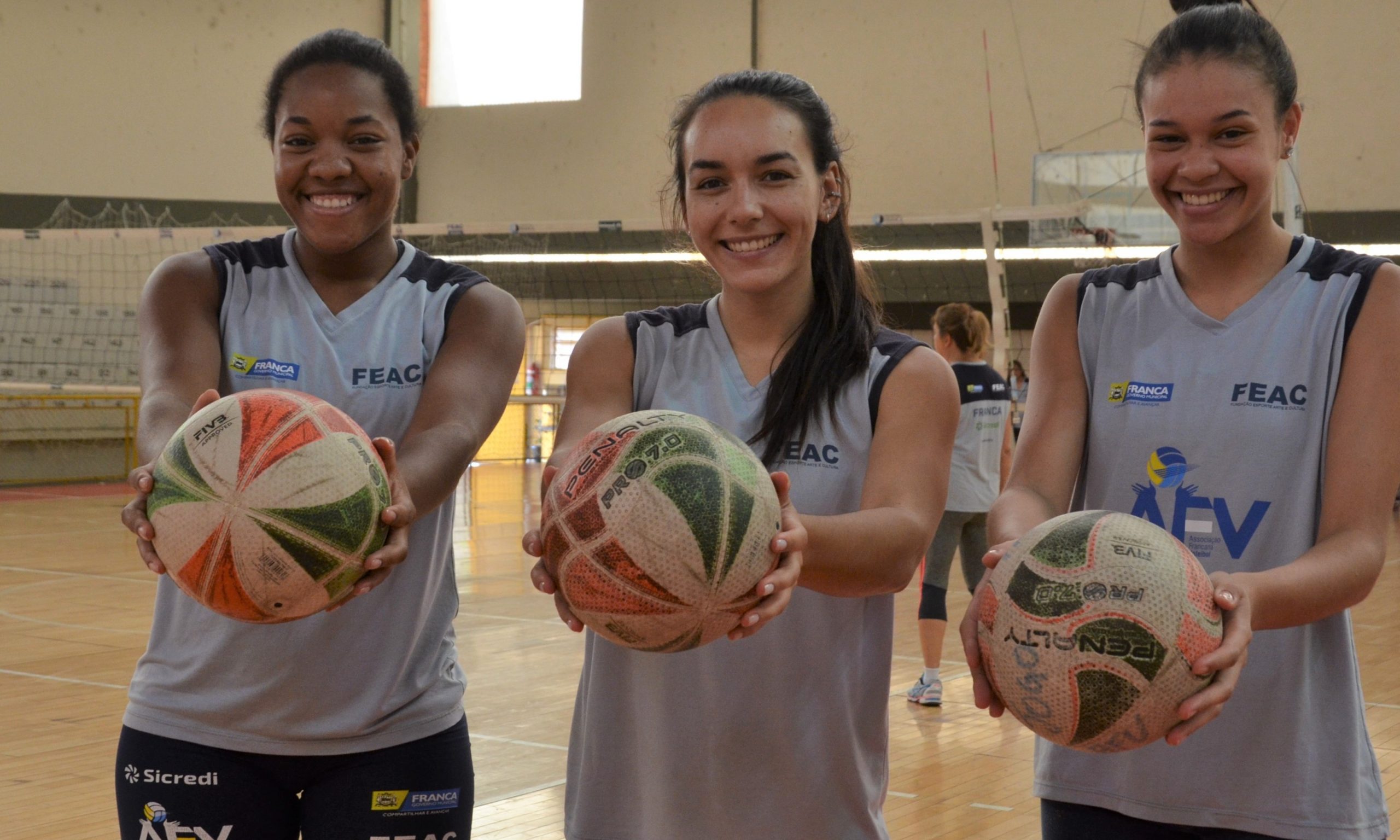 Secretaria de Esportes está com inscrições abertas para vôlei feminino