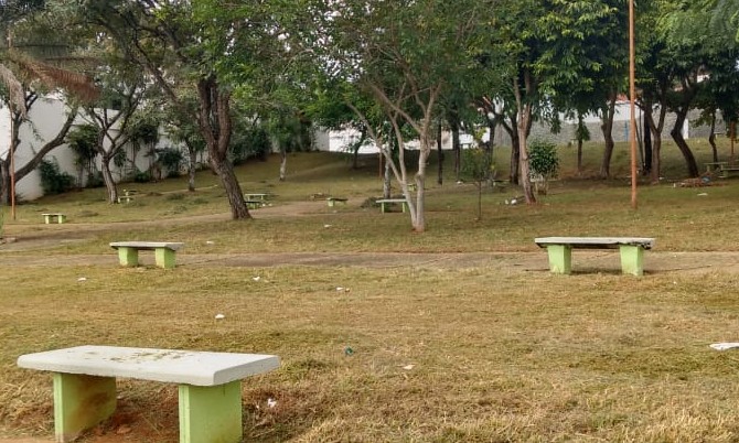 Praça do Canhão, na Vila Allan Karde, recebe serviços de limpeza e manutenção