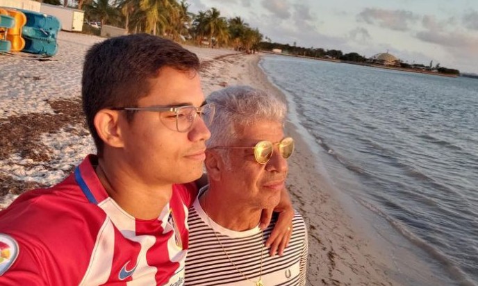 ‘Pra sempre’, diz Lulu Santos ao completar um ano com namorado Clebson Teixeira