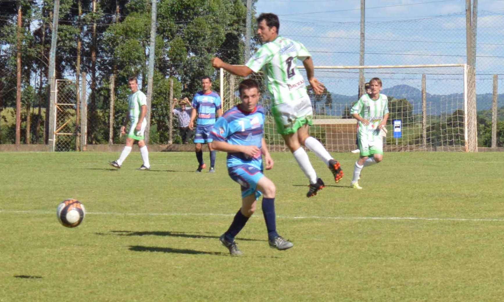 Para desenvolver talentos, Prefeitura inscreve para campeonatos de futebol