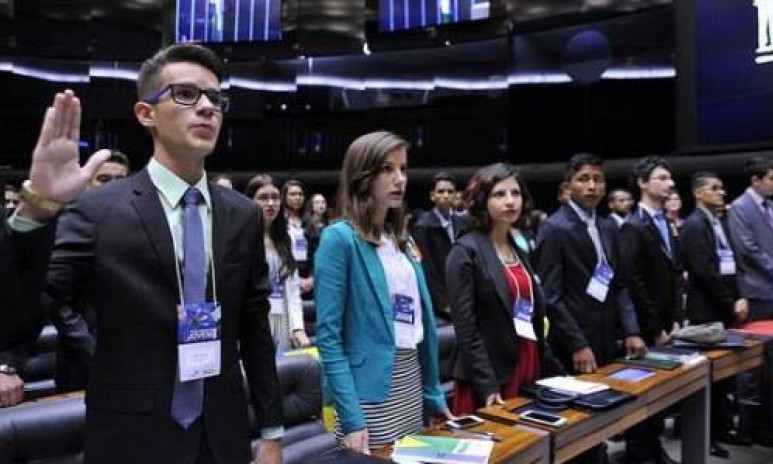 Parlamento Jovem Brasileiro abre inscrições para estudantes de Franca