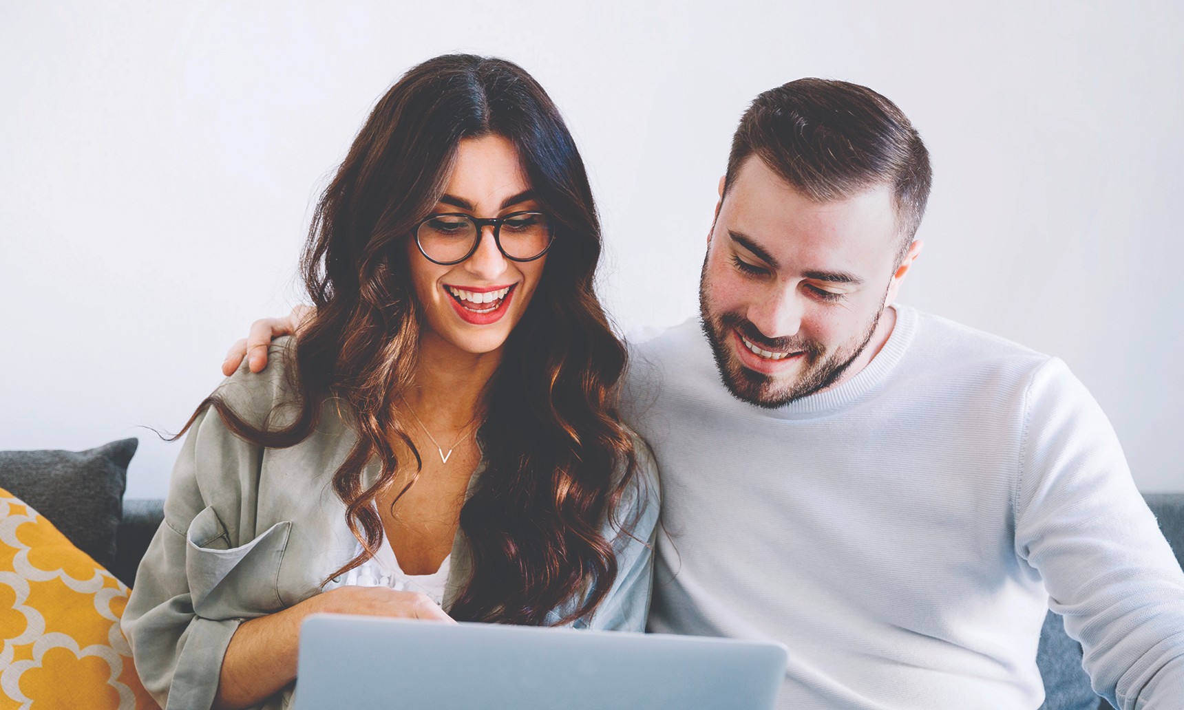 Casal que faz planejamento financeiro familiar pode evitar problemas conjugais