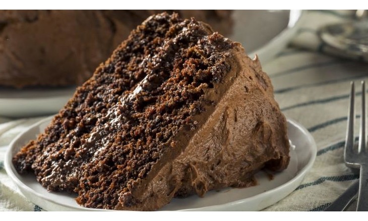 Com muitos nutrientes, bolo de chocolate vegano é surpresa por sabor ímpar